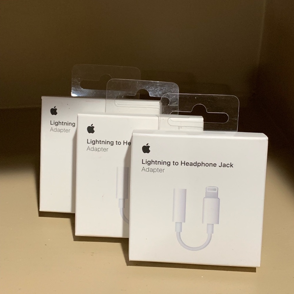 Apple Lightning to Headphone Jack adapter